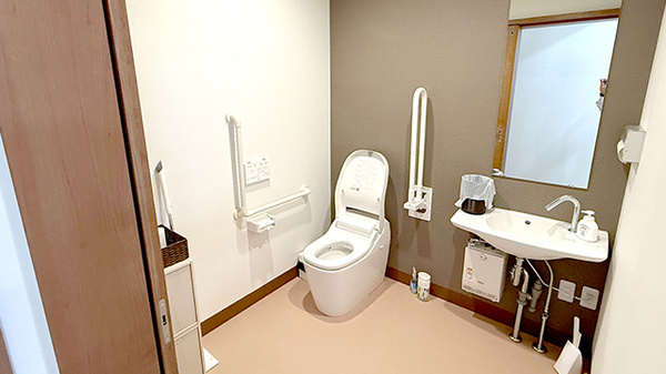 貴船薬局久々野店のお手洗い