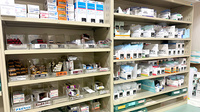 貴船薬局下恵土店の薬棚