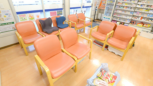 クオール薬局たかさご駅前店の待合スペース