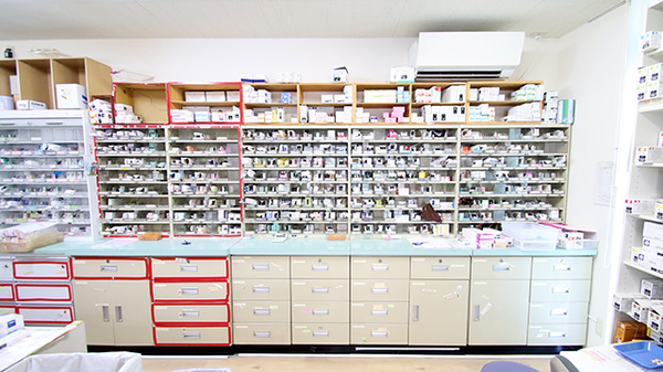 パルク調剤薬局の薬棚