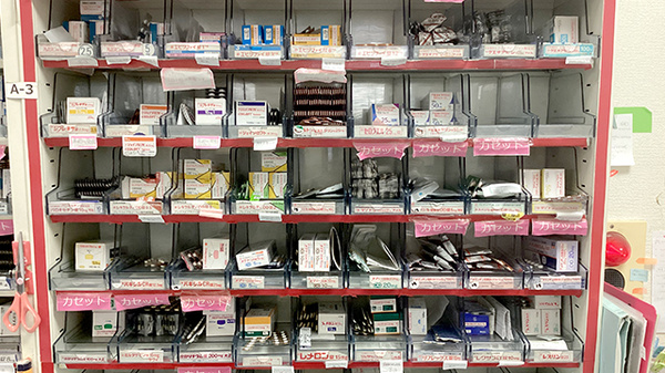 フレンド薬局松森の薬棚