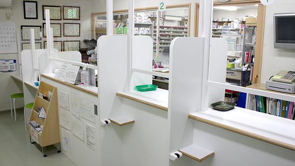 まごころ調剤薬局の受付/カウンター