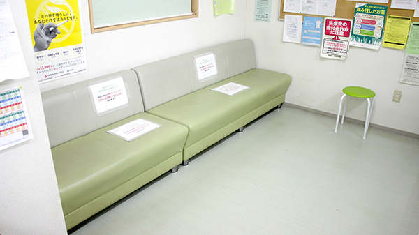 まごころ調剤薬局の待合スペース