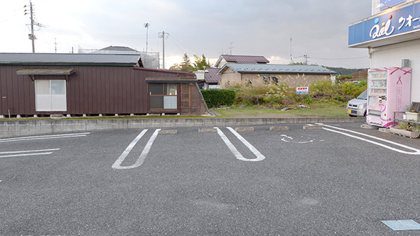 クオール薬局岩出山店の駐車場