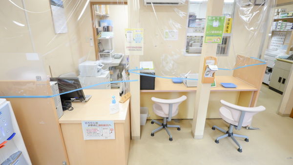 まつなし薬局壬生店の受付/カウンター