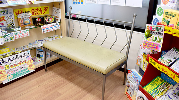 おぐりす薬局の待合スペース