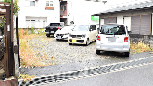 ダンチ・センター薬局　市役所前店の駐車場