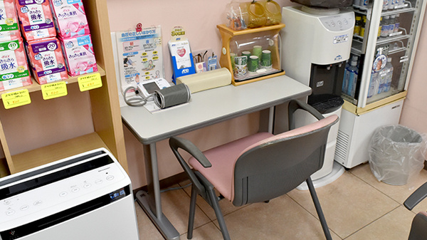 あべ薬局二条店の血圧計