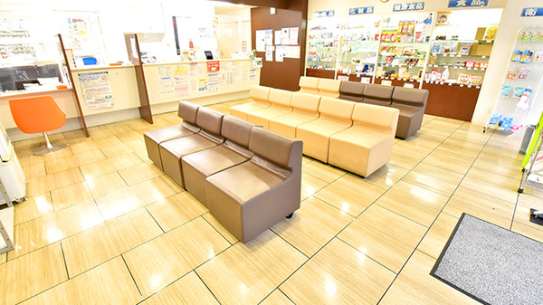 ふじのもり薬局の待合スペース