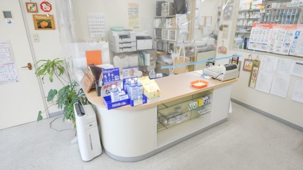 まつなし薬局の受付/カウンター