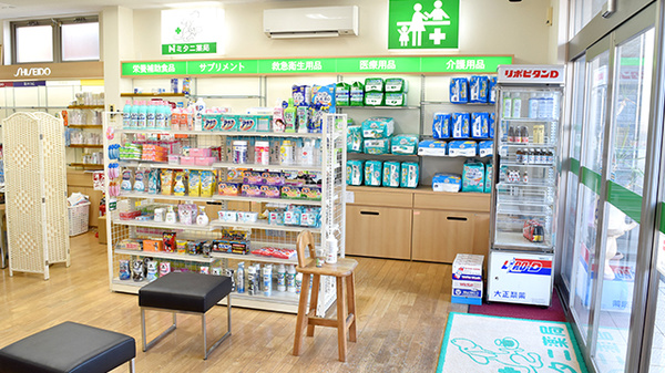 ミタニ薬局の内観