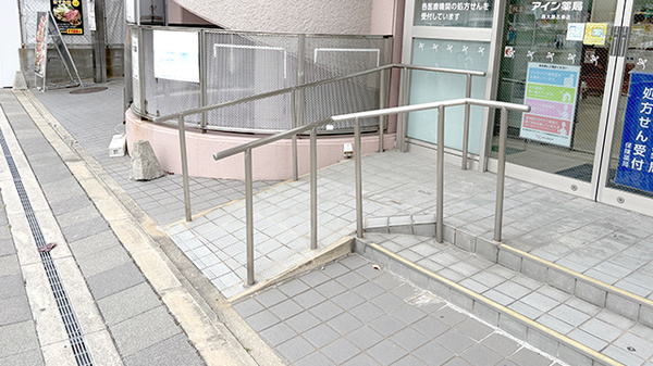 アイン薬局西大路五条店のバリアフリー設備