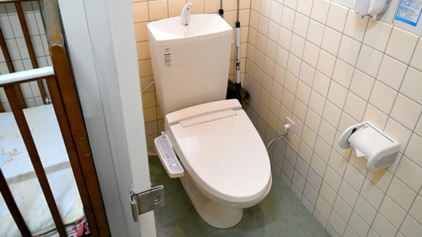 大津ごふく薬局のお手洗い