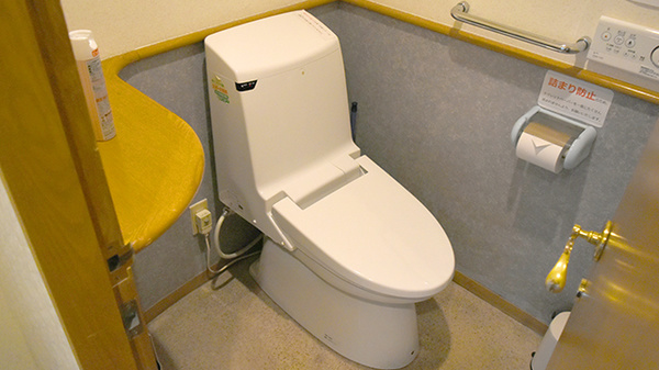 朝日ごふく薬局のお手洗い