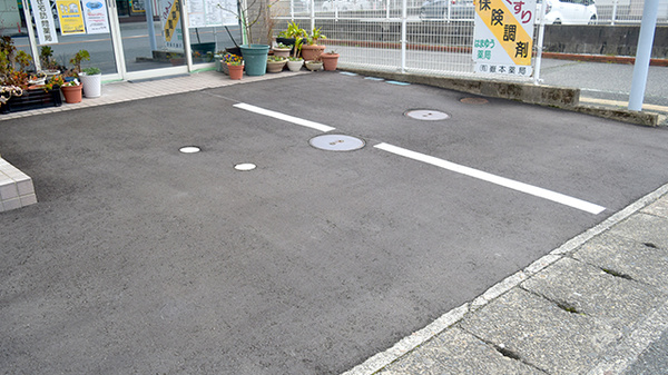 はまゆう薬局の駐車場