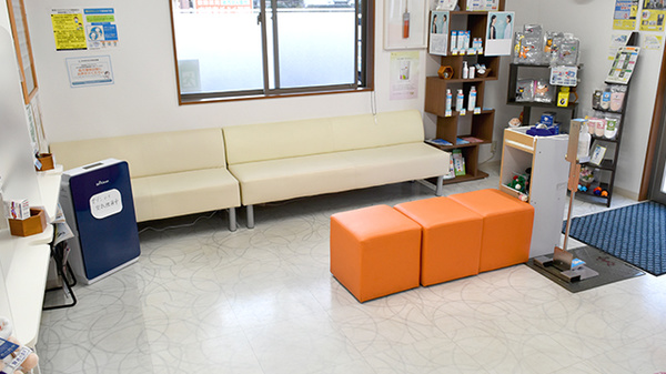 水前寺ごふく薬局の待合スペース