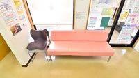 こくふ薬局の待合スペース