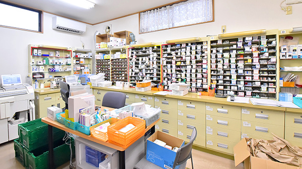 こくふ薬局の調剤室