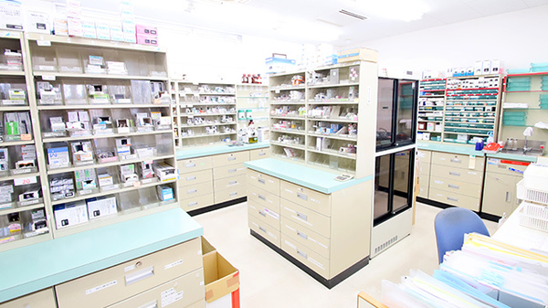 トリム薬局　富岡店の調剤室