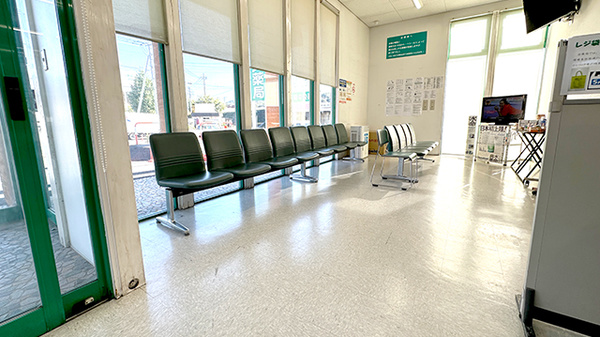 笠懸中央薬局の待合スペース