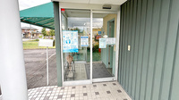 西島薬局の入口