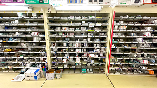 藤岡調剤薬局の薬棚