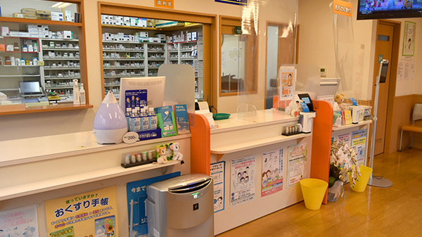 オハナ薬局若葉町店の受付/カウンター