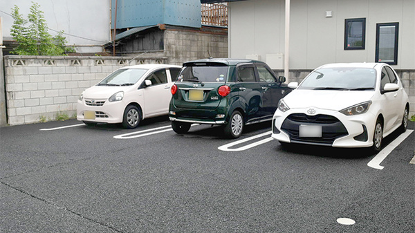 オハナ薬局若葉町店の駐車場