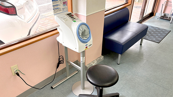 有限会社あきつ薬局の血圧計