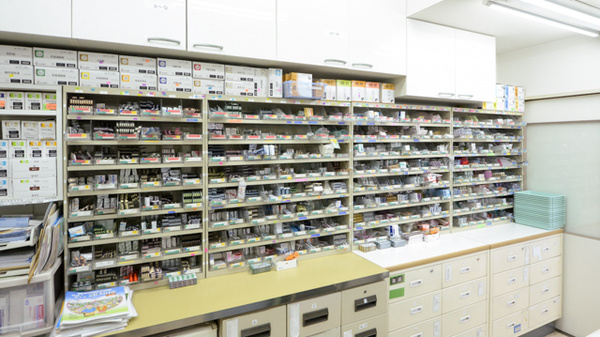 アプコセンター薬局の薬棚