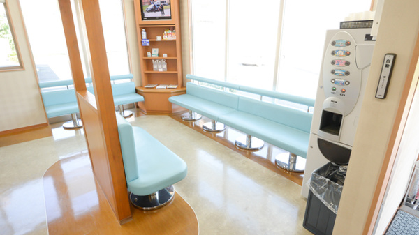 アプコ高須薬局の待合スペース