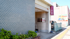 コイン通り薬局の外観