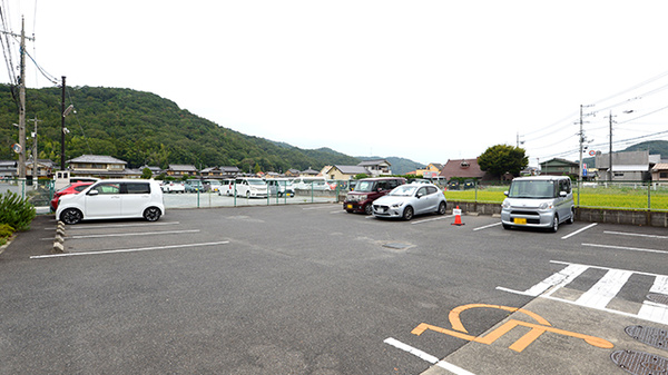 クオール薬局御領店の駐車場