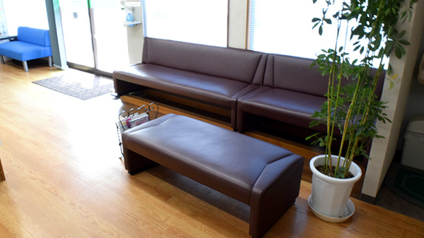 しんめい堂薬局の待合スペース