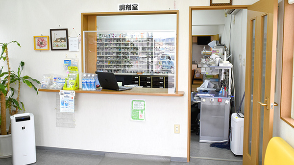 すずな薬局の受付/カウンター