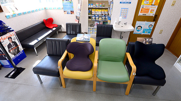 つくし薬局の待合スペース
