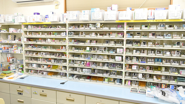 なごみ薬局の薬棚