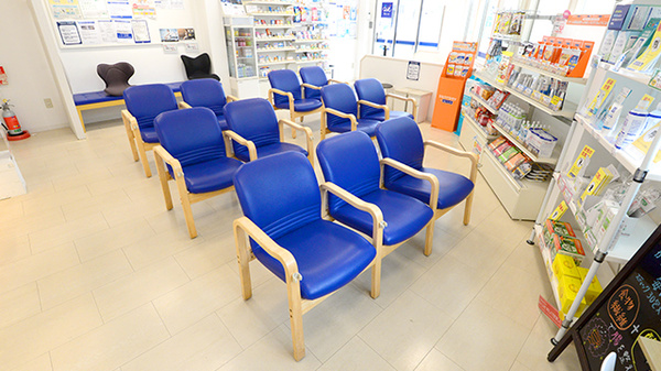 クオール薬局江田島店の待合スペース