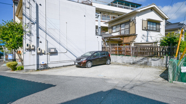 メディエント尾道西薬局の駐車場