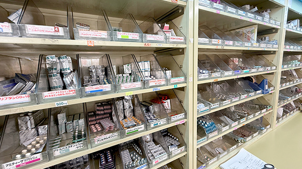 もみじ薬局沼田店の薬棚