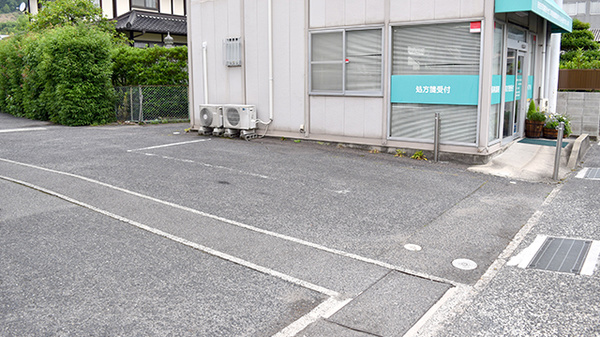 大林スマイル薬局の駐車場