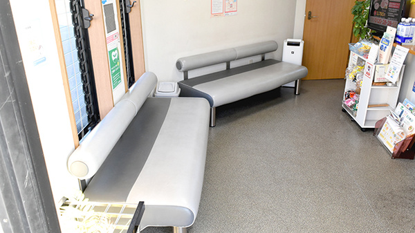 東手城薬局の待合スペース
