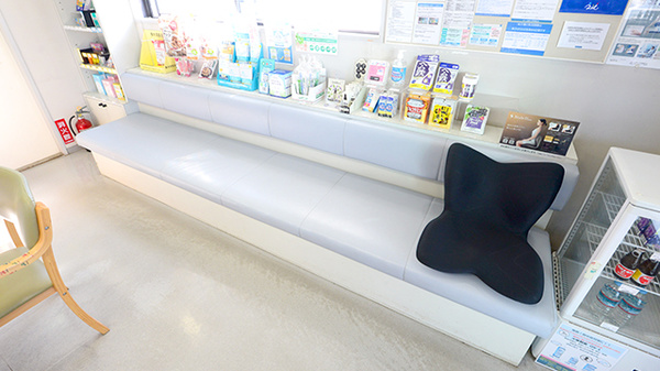 クオール薬局三木学園通り店の待合スペース