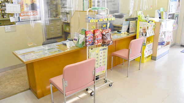 株式会社西部ファーマシーひまわり調剤薬局三豊の受付/カウンター