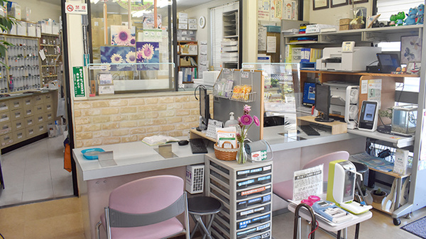 ひまわり調剤薬局大野原の受付/カウンター