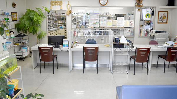 やまもと調剤薬局内海店の受付/カウンター