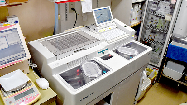 あかね薬局六泉寺店の調剤器具