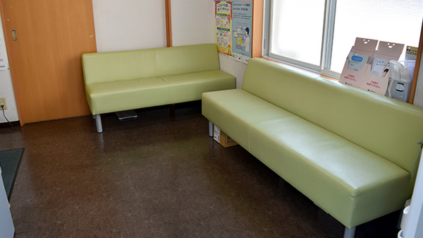 くじら薬局の待合スペース