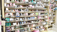 くじら薬局の薬棚