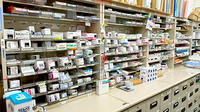 ときわ薬局の薬棚